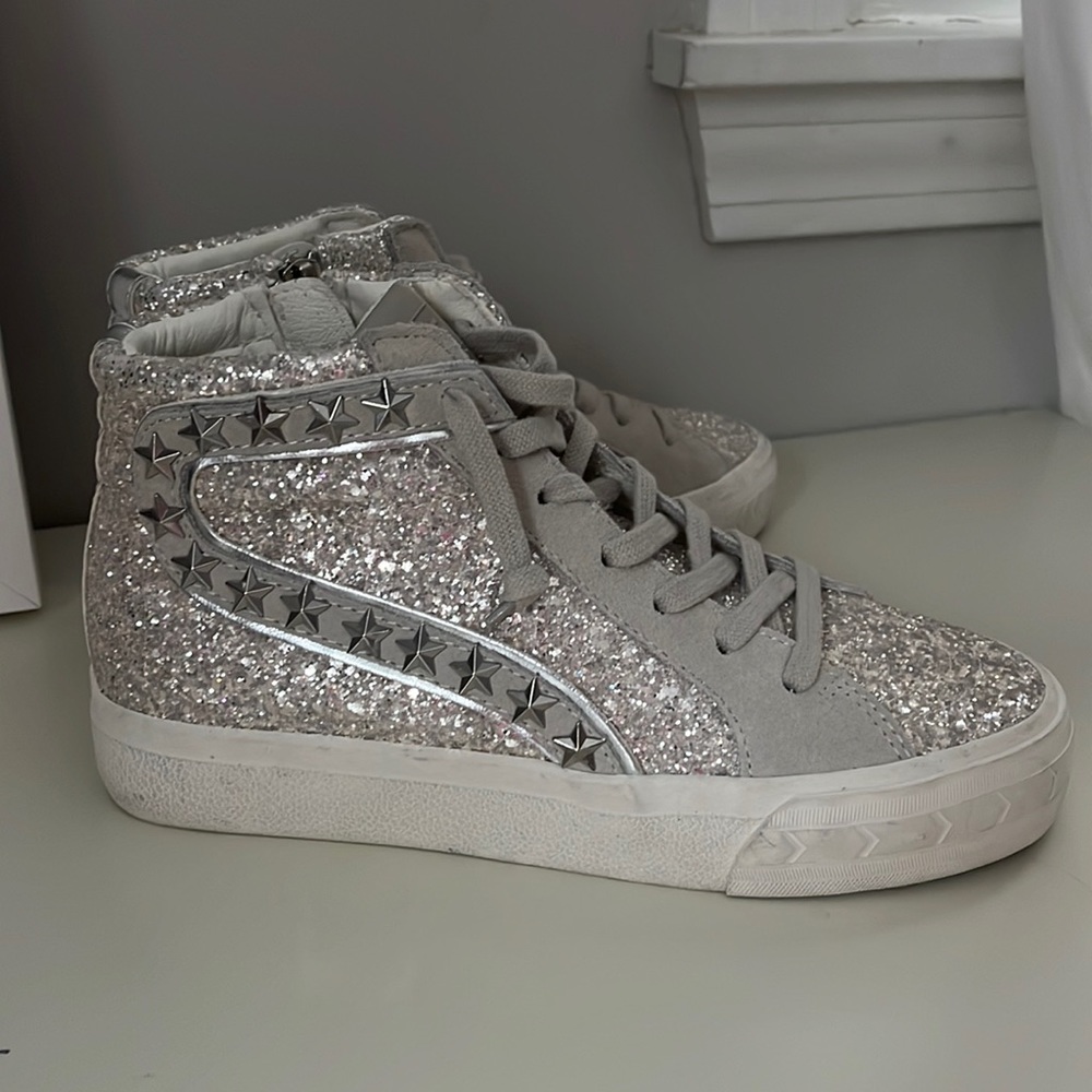 Vintage Havana Hailey High washed glitter Sneakers Size 6.5